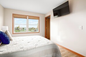 Desk, free WiFi, bed sheets