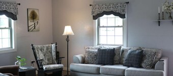 Willow Acres- 2BD/2BA w/ BBQ and outdoor patio