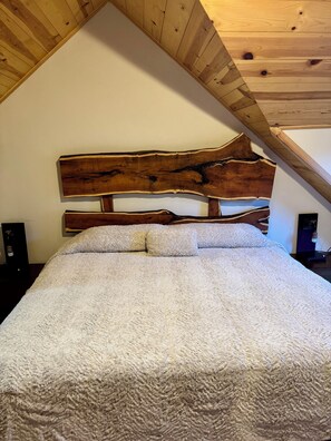 4 bedrooms, free WiFi, bed sheets