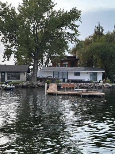 Summer Booking now Available! Lake Escape in NE South Dakota with large garage