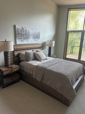 3 soverom, strykejern/-brett, wi-fi og sengetøy