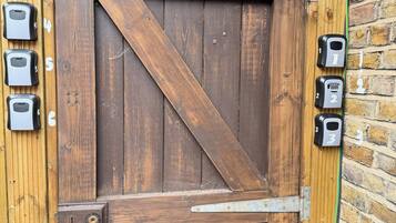 Room, 1 Bedroom | Exterior detail