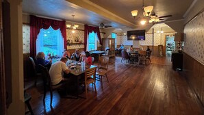 Restaurant - Old Sierra City Hotel (Sierra City)
