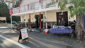 Front of property - Old Sierra City Hotel (Sierra City)