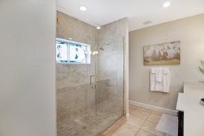 Shower, towels