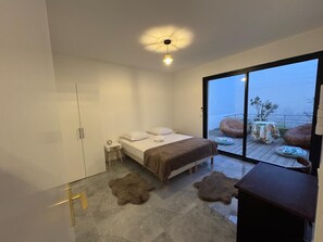 1 slaapkamer, een strijkplank/strijkijzer, reisbedje, gratis wifi