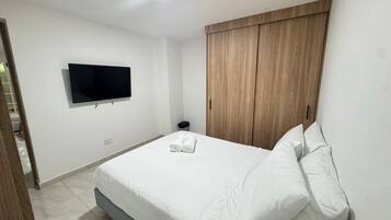 1 slaapkamer, een strijkplank/strijkijzer, wifi, beddengoed