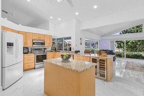 Fridge, microwave, oven, stovetop - Waterfront Bliss with Heated Pool, Spa & Private Dock Adventures โ The Coral Dockhouse (Cape Coral)