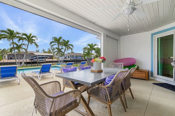Outdoor dining