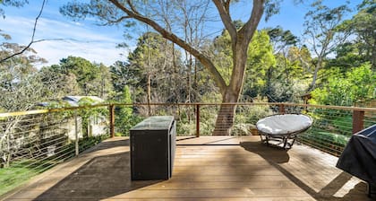 Bunyip Cottage
Escape to Bunyip Cottage - Your Cozy Blue Mountains Getaway