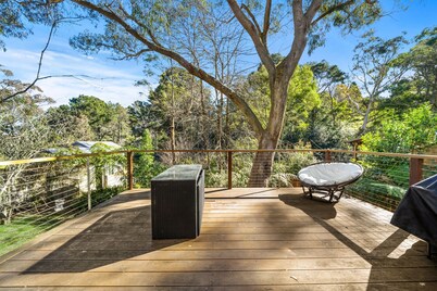 Bunyip Cottage
Escape to Bunyip Cottage - Your Cozy Blue Mountains Getaway