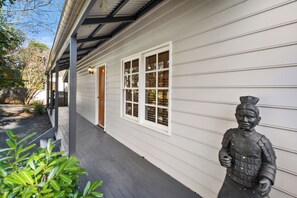 Exterior detail - Bunyip Cottage
Escape to Bunyip Cottage - Your Cozy Blue Mountains Getaway (Katoomba)