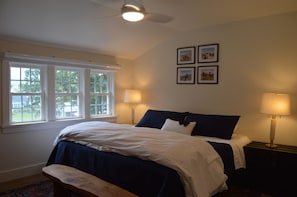 3 bedrooms, desk, iron/ironing board, free WiFi