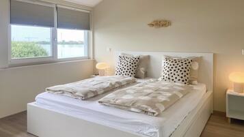 1 bedroom, iron/ironing board, travel cot, free WiFi