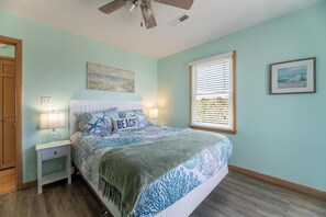 4 bedrooms, free WiFi, bed sheets - Whaler's Inn - Corolla, Whalehead, Ocean View, Beach 320 Yds, Pool, Hot Tub, Pets OK, Flex Stays (Corolla)