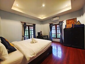 3 Schlafzimmer, Bügeleisen/Bügelbrett, WLAN, Bettwäsche