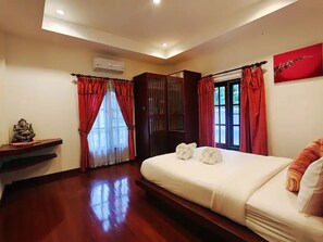3 chambres, fer et planche à repasser, Wi-Fi, draps fournis