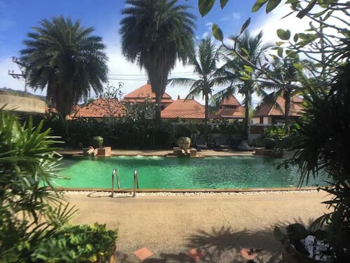 3-bedroom secure villa near the beach with swimming pool & fitness room