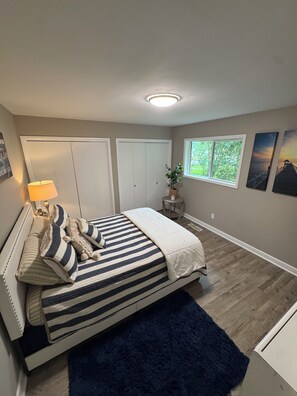 3 عدّة غرف نوم ومكواة/لوح كي وواي فاي مجانًا وملاءات أسرّة