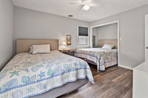 4 bedrooms, iron/ironing board, free WiFi, bed sheets