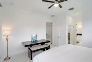 3 室のベッドルーム、アイロン / アイロン台、WiFi、ベッドシーツ