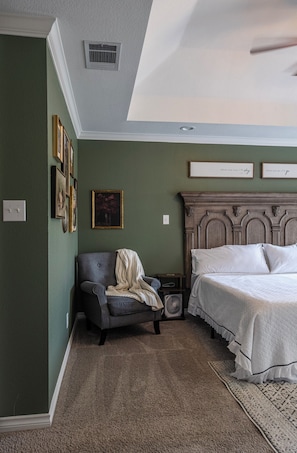 3 Schlafzimmer, Schreibtisch, Bügeleisen/Bügelbrett, Reisekinderbett