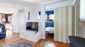 2 dormitorios, escritorio, wifi gratis y ropa de cama