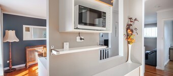 Private Coastal Apartment with A/C & Fireplace