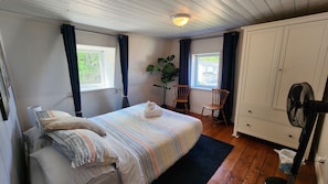 3 soverom, strykejern/-brett, wi-fi og sengetøy