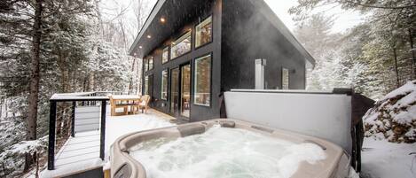 Bain à remous extérieur