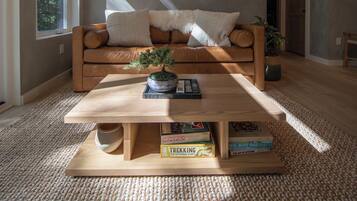 Smart-tv, pejs, bøger, stereoanlæg