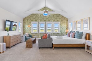 4 bedrooms, desk, iron/ironing board, travel cot