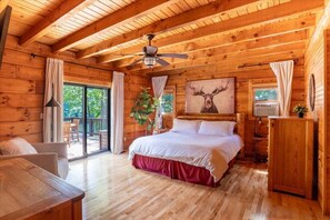 6 bedrooms, iron/ironing board, free WiFi, bed sheets