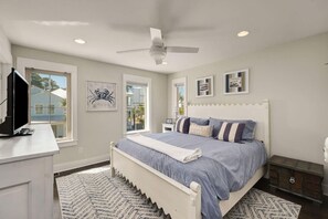 3 bedrooms, desk, iron/ironing board, free WiFi