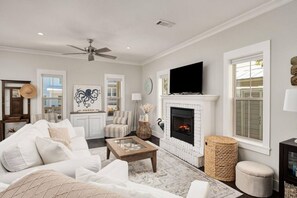 Smart TV, fireplace