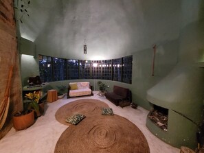 Unclassified image, 4 of 17, button