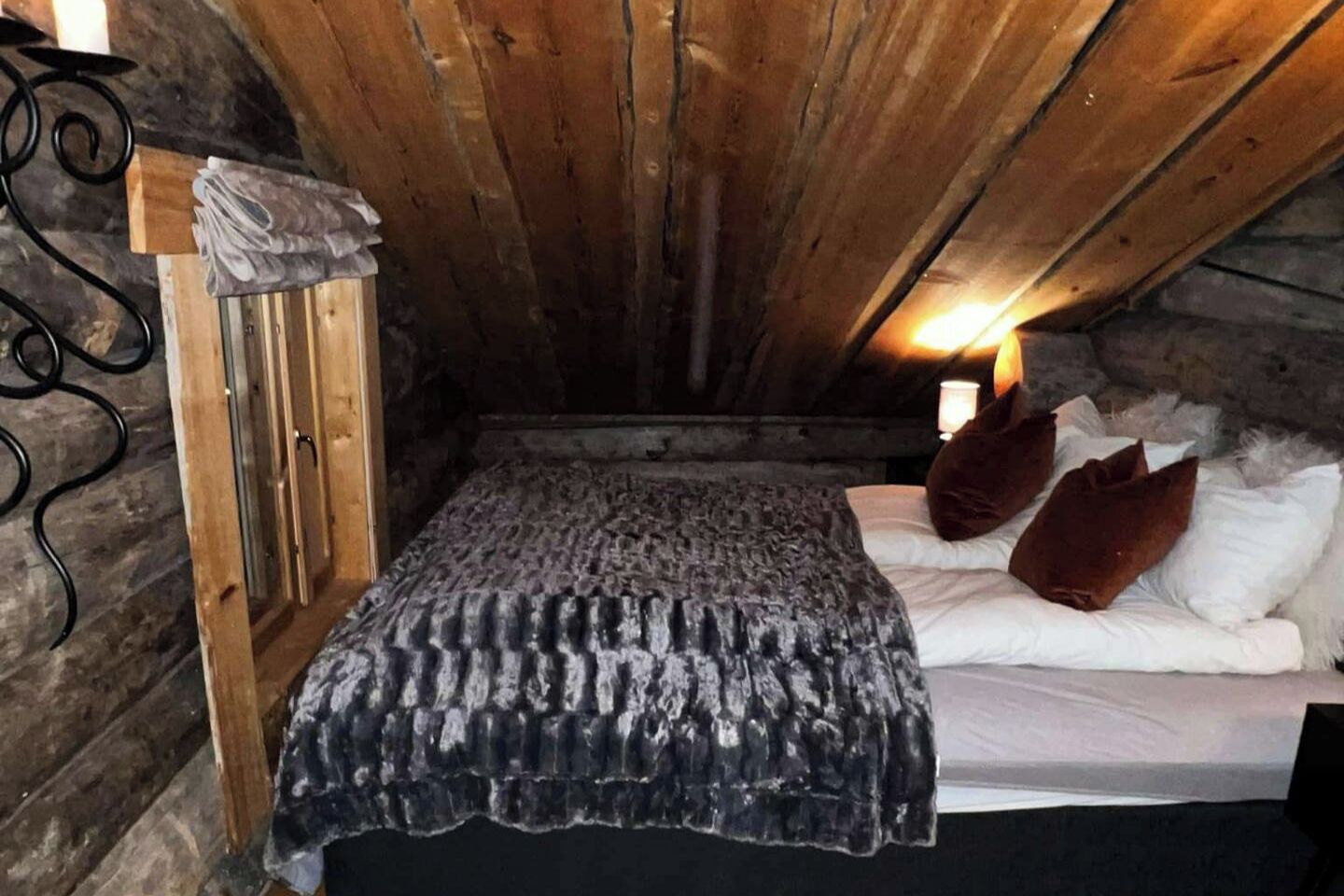 4 bedrooms, WiFi, bed sheets