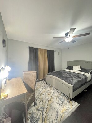 4 habitaciones, tabla de planchar con plancha, wifi y ropa de cama 