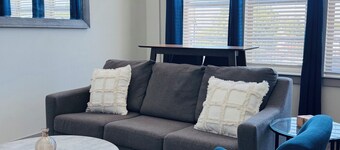 Luxury 2-Bedroom Retreat Minutes from TCU Campus