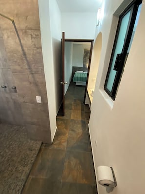 Handtücher, Seife, Toilettenpapier