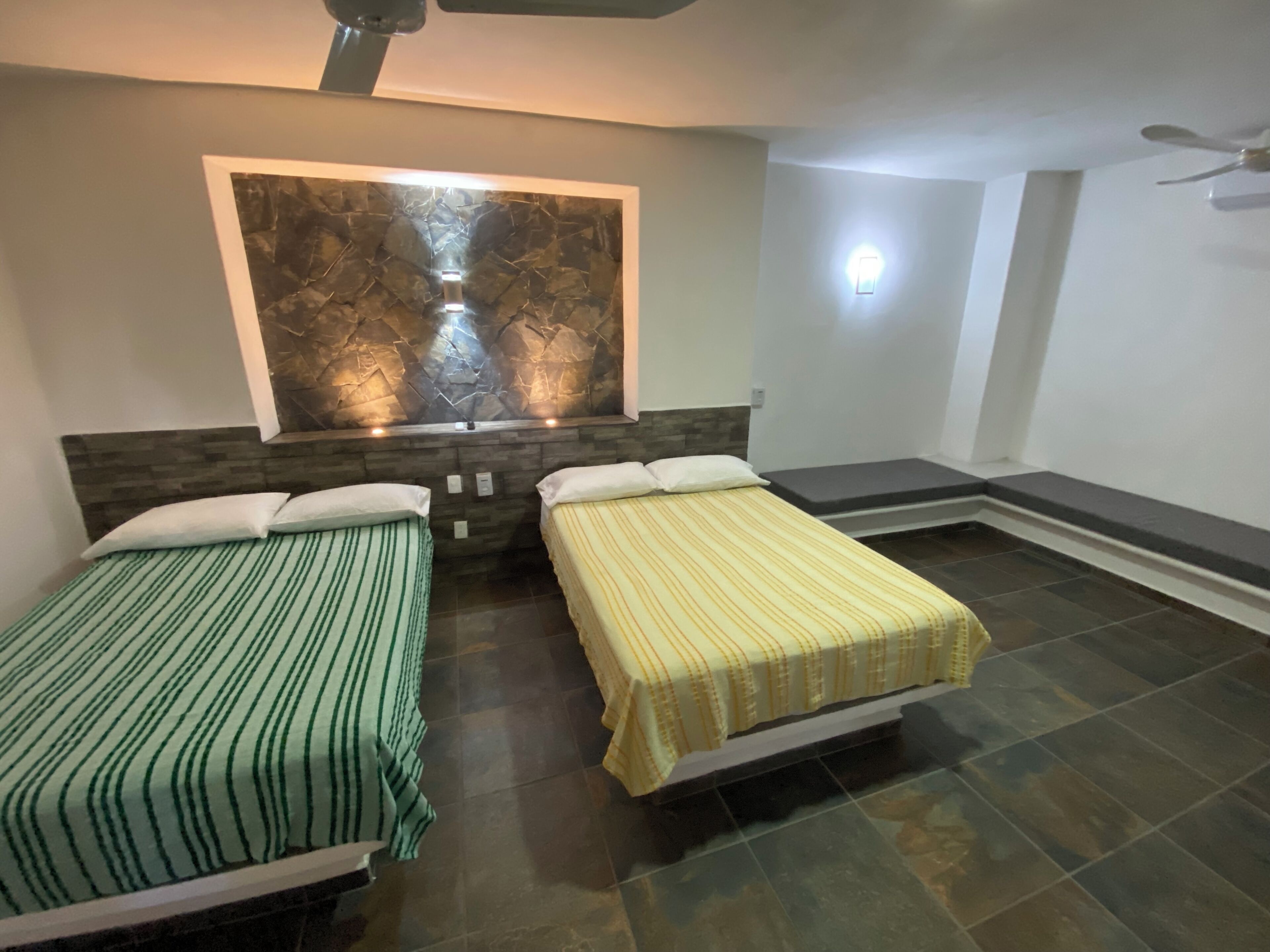 1 quarto, Wi-Fi de cortesia, roupa de cama