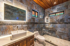 淋浴設備、風筒、提供毛巾、番梘