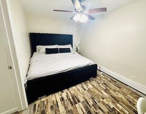1 bedroom, desk, free WiFi, bed sheets
