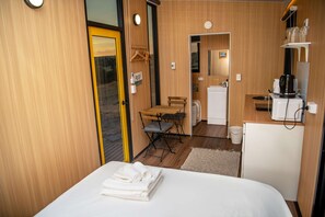 1 bedroom, bed sheets - Gunyah by Tiny Away S (Wyangala)