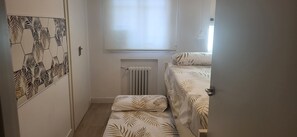 4 bedrooms, iron/ironing board, WiFi, bed sheets - Apartment Warner 8 people (Pinto)