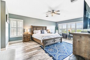 2 bedrooms, desk, iron/ironing board, travel cot - Peaceful Intracoastal Condo | 3 Min Walk to Beach (Indian Shores)