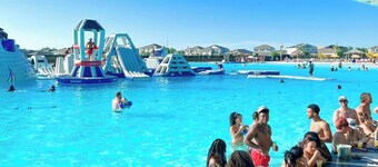 Escape to Lagoon Bliss, Spacious
Stay for 8 Guests