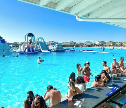Escape to Lagoon Bliss, Spacious
Stay for 8 Guests