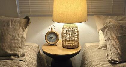 Escape to Lagoon Bliss, Spacious
Stay for 8 Guests