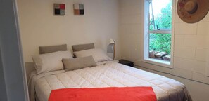 1 bedroom, iron/ironing board, Internet, bed sheets
